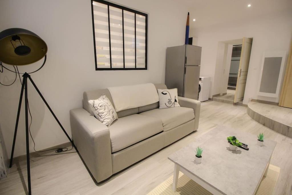 La Bd : Joli T2 Renove /Wi-Fi/Centre-Ville Angoulême Екстериор снимка