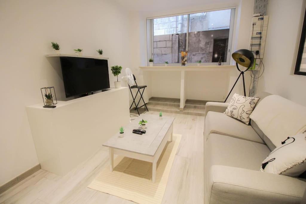 La Bd : Joli T2 Renove /Wi-Fi/Centre-Ville Angoulême Екстериор снимка
